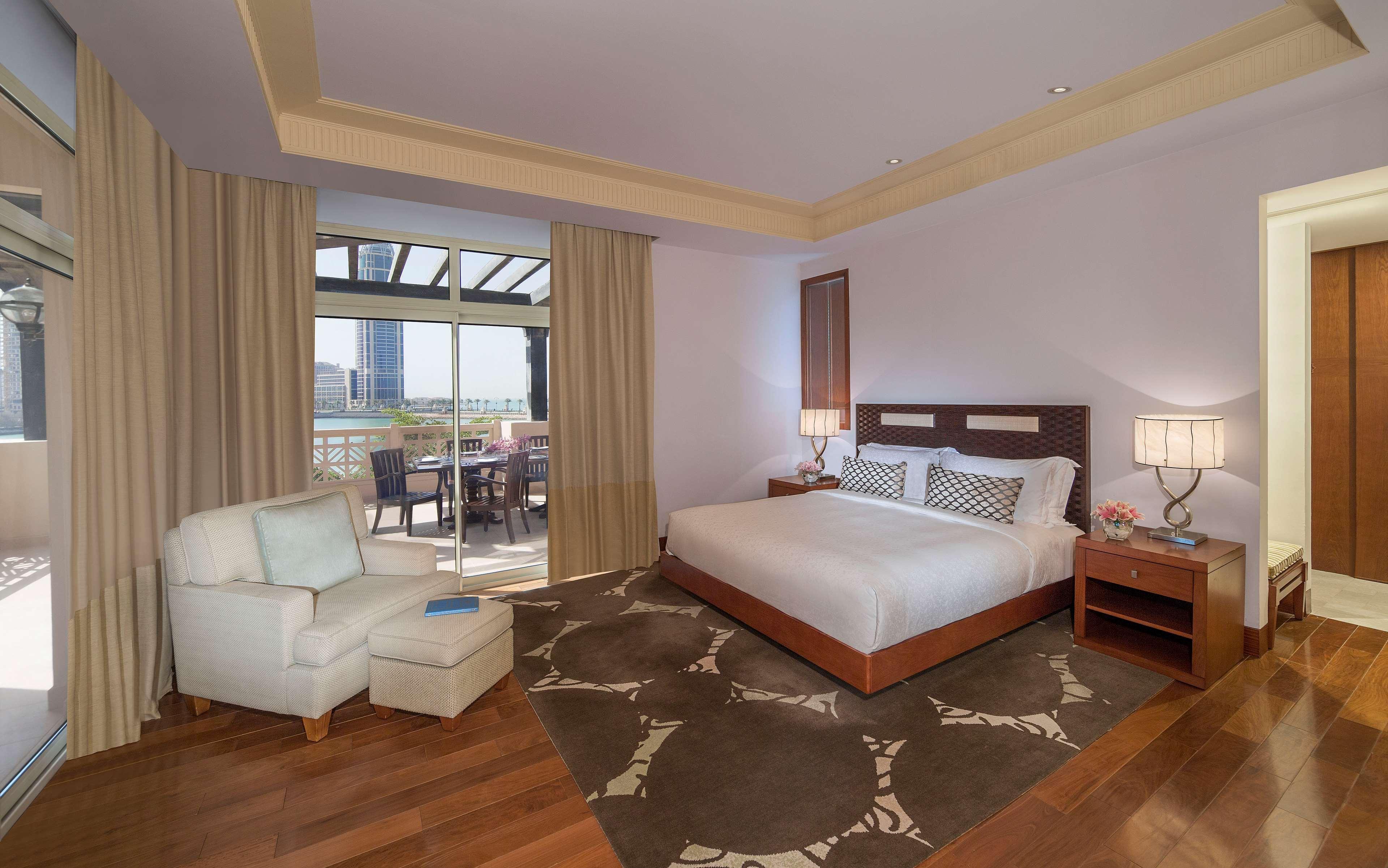 Grand Hyatt Doha Hotel & Villas Kültér fotó A bedroom at the hotel