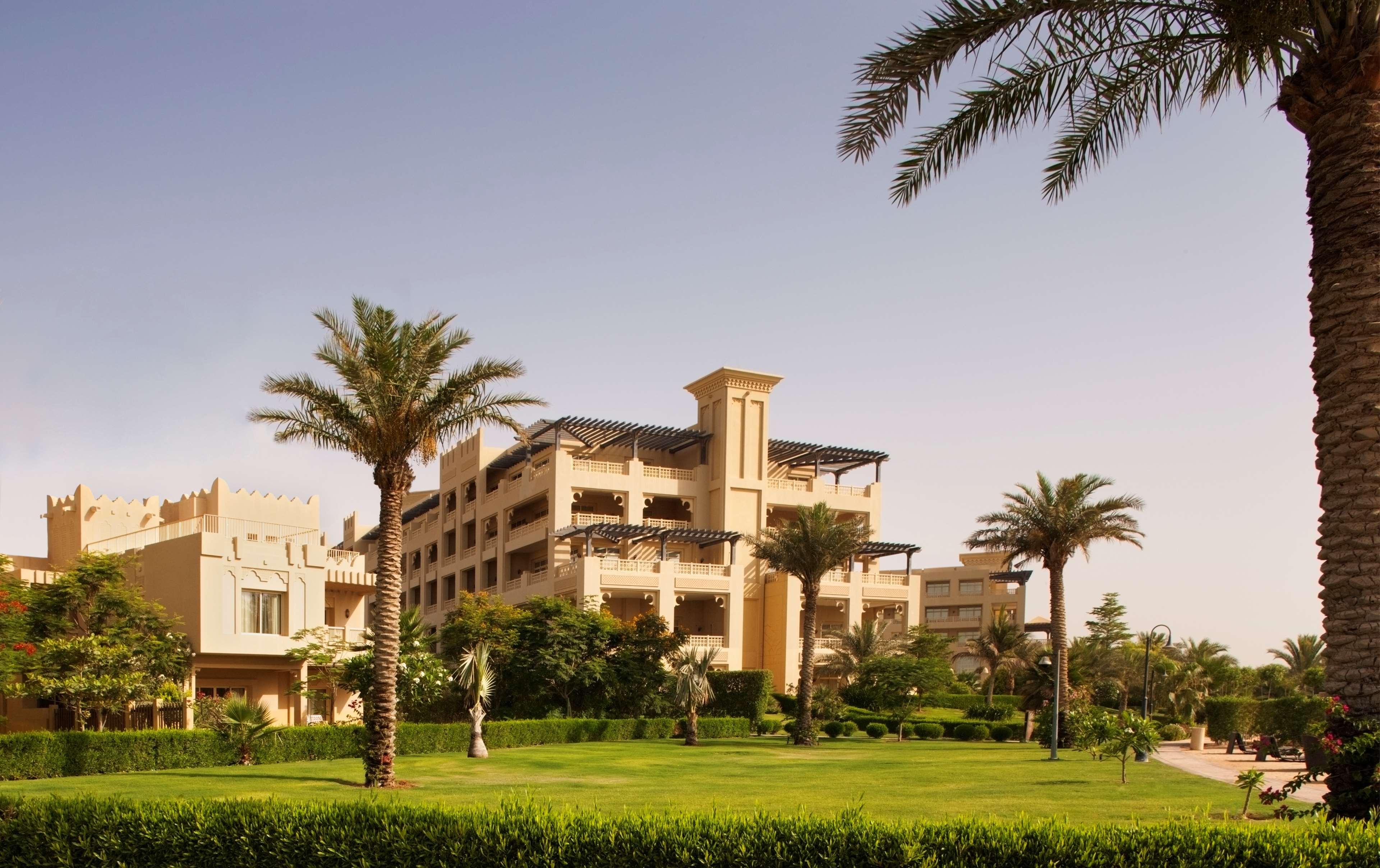 Grand Hyatt Doha Hotel & Villas Kültér fotó The Village