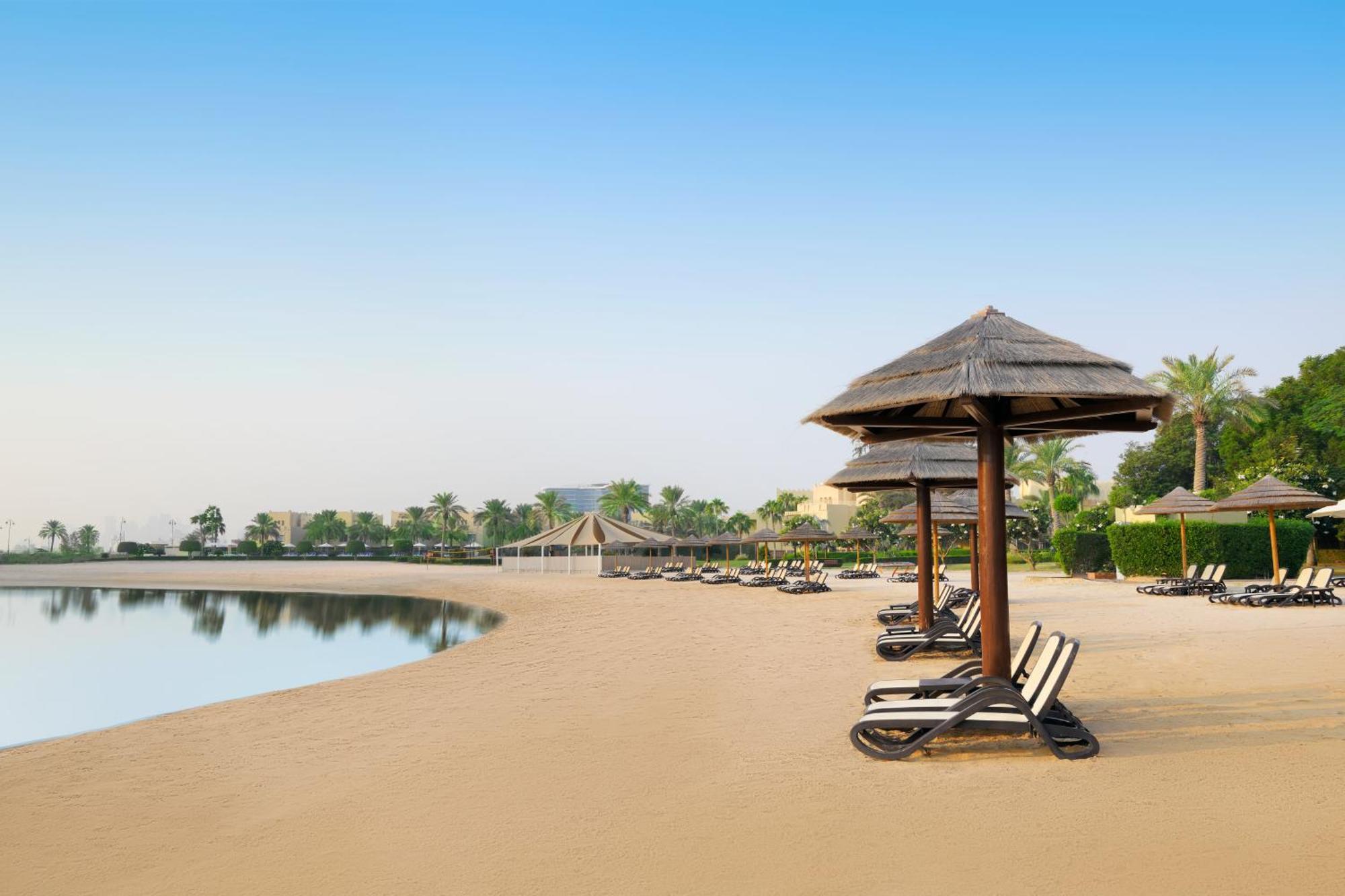 Grand Hyatt Doha Hotel & Villas Kültér fotó Beach at Jumeirah Creekside