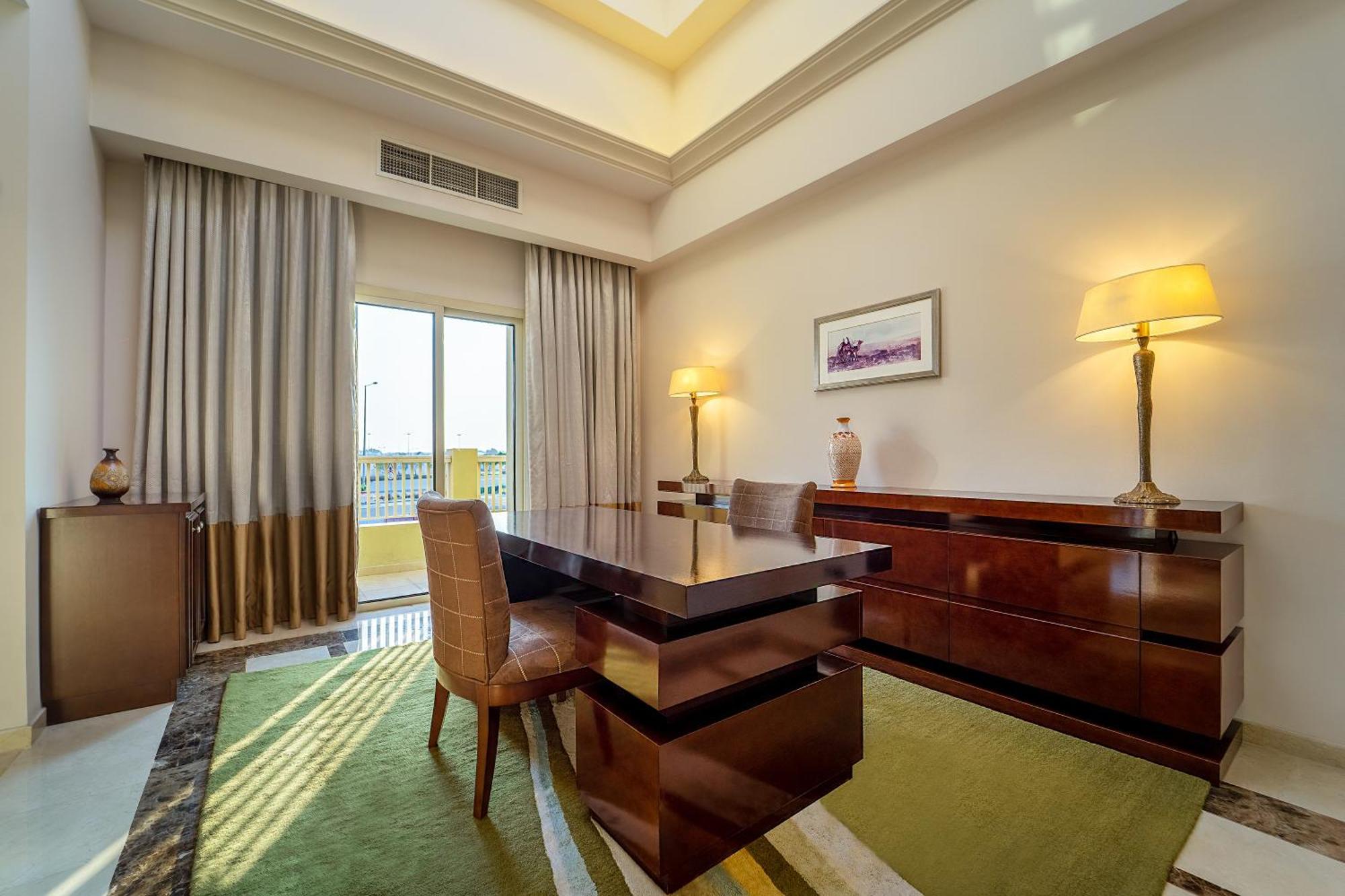 Grand Hyatt Doha Hotel & Villas Szoba fotó A room at the hotel